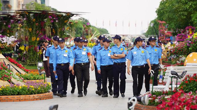 sinh viên có nên đi làm thêm bảo vệ