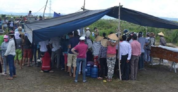 Dịch vụ bảo vệ đưa tin vụ cha ruột bị con đâm chết với 37 nhát dao