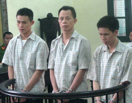 nhung cong ty bao ve | LH:093278268 | Con trai bắn cảnh sát để cứu bố