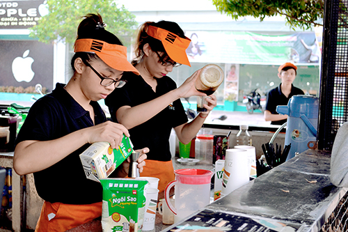 Sinh viên đi làm thêm lợi hay hại?
