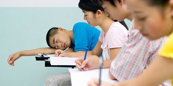 sinh viên đi làm thêm lợi hay hại