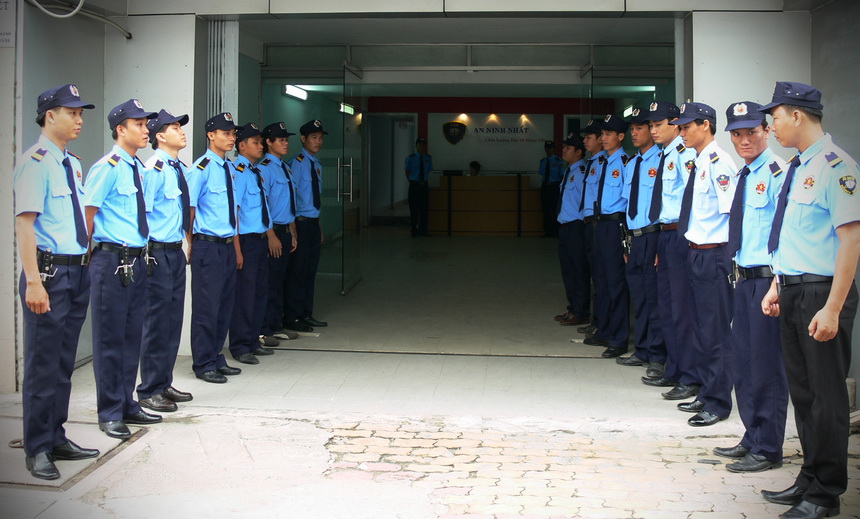thuê bảo vệ chuyên nghiệp